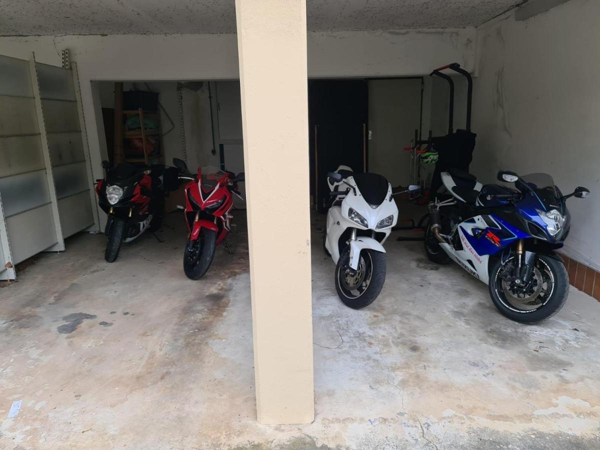 Grosse & Voll Ausgestattete Apartments, Studios, Doppelzimmer, Workspace, Parkplatz, Netflix, Prime & Schnelles Wifi In Ruhiger Lage Mit Garten رودولشتات المظهر الخارجي الصورة