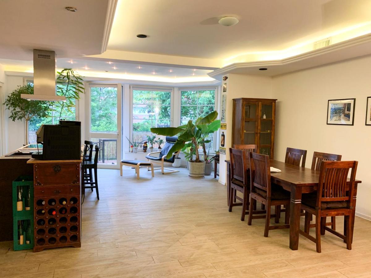 Grosse & Voll Ausgestattete Apartments, Studios, Doppelzimmer, Workspace, Parkplatz, Netflix, Prime & Schnelles Wifi In Ruhiger Lage Mit Garten رودولشتات المظهر الخارجي الصورة