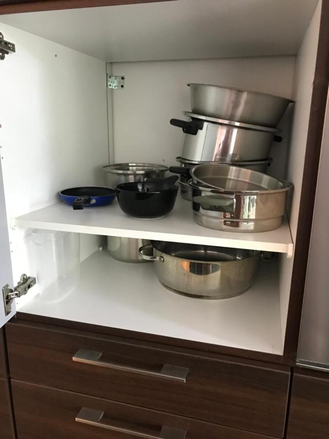 Grosse & Voll Ausgestattete Apartments, Studios, Doppelzimmer, Workspace, Parkplatz, Netflix, Prime & Schnelles Wifi In Ruhiger Lage Mit Garten رودولشتات المظهر الخارجي الصورة