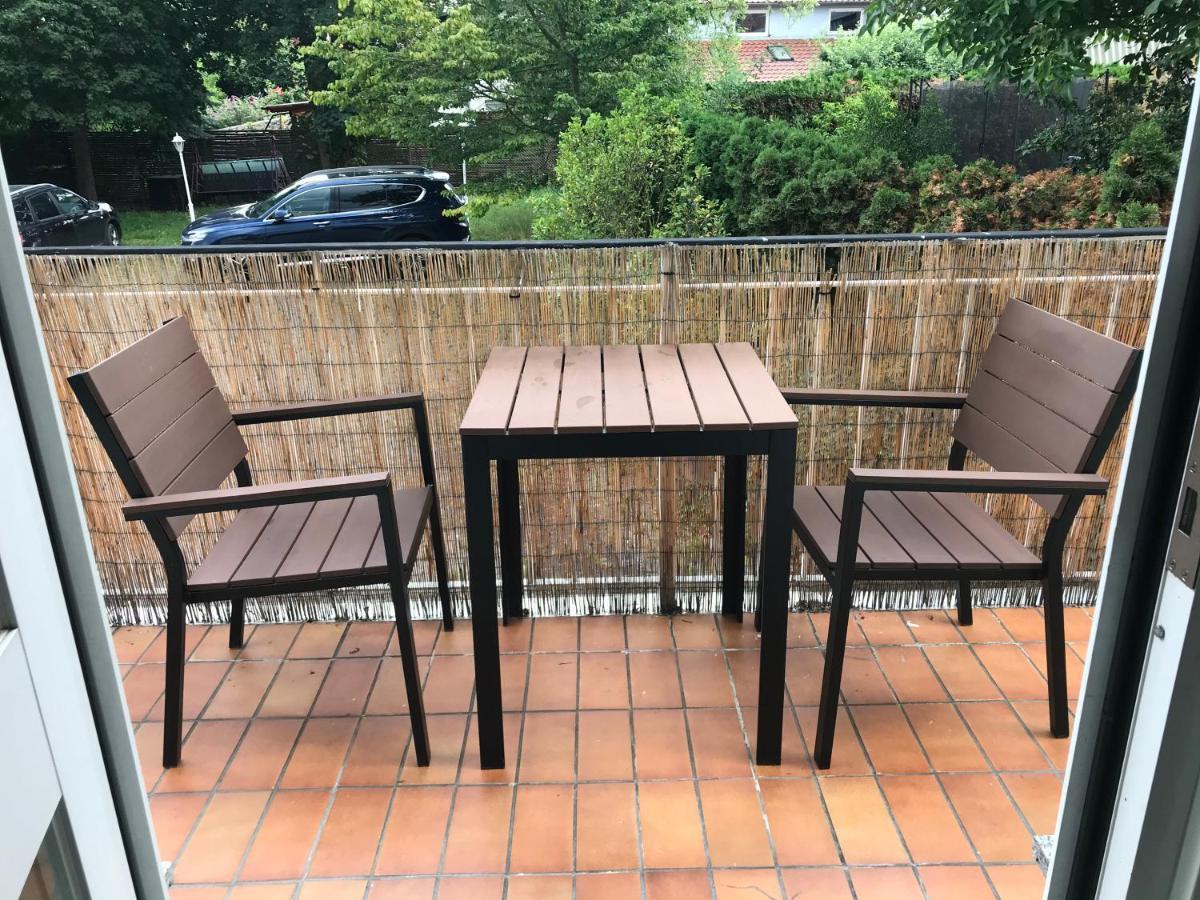 Grosse & Voll Ausgestattete Apartments, Studios, Doppelzimmer, Workspace, Parkplatz, Netflix, Prime & Schnelles Wifi In Ruhiger Lage Mit Garten رودولشتات المظهر الخارجي الصورة