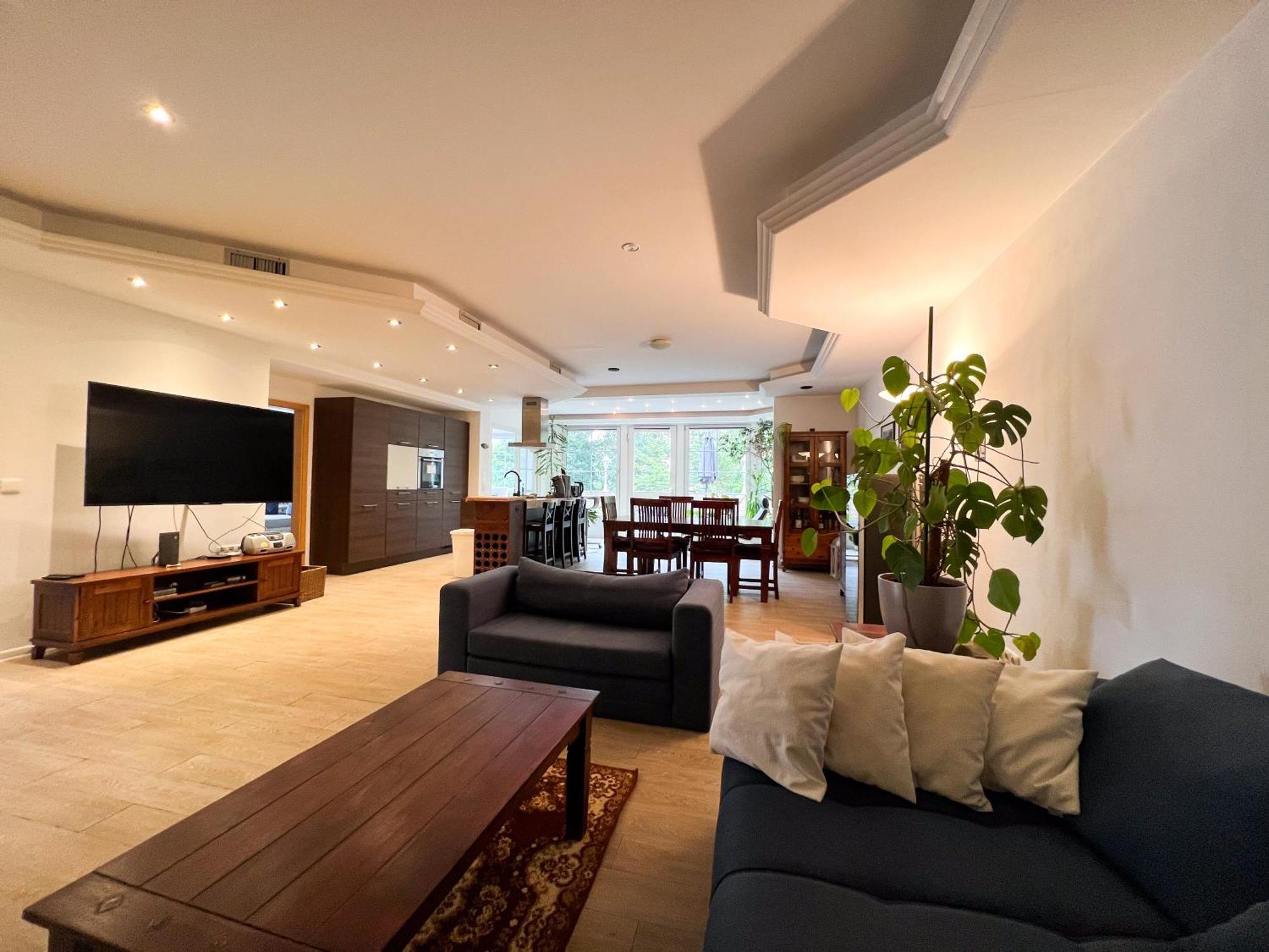 Grosse & Voll Ausgestattete Apartments, Studios, Doppelzimmer, Workspace, Parkplatz, Netflix, Prime & Schnelles Wifi In Ruhiger Lage Mit Garten رودولشتات المظهر الخارجي الصورة