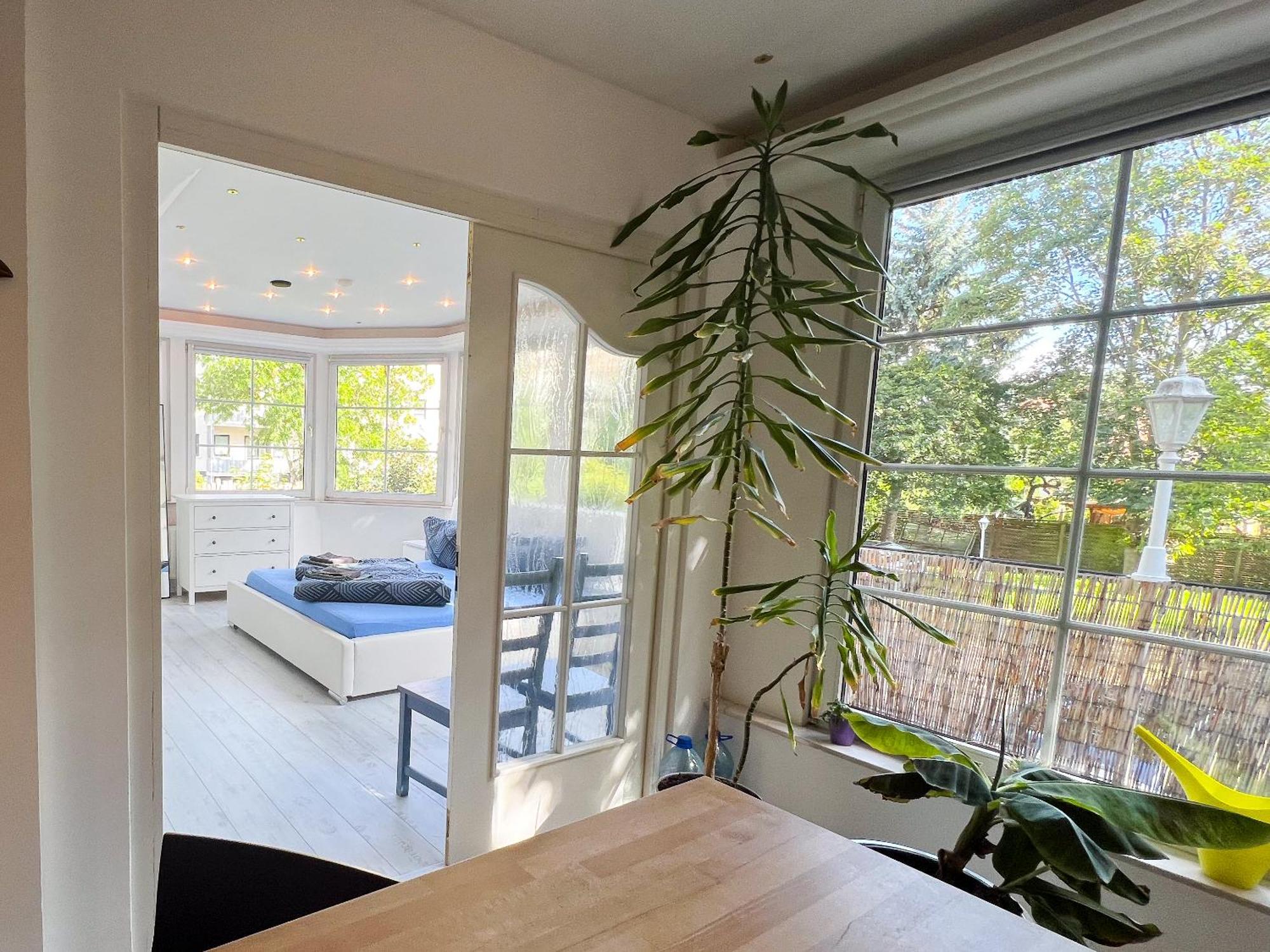 Grosse & Voll Ausgestattete Apartments, Studios, Doppelzimmer, Workspace, Parkplatz, Netflix, Prime & Schnelles Wifi In Ruhiger Lage Mit Garten رودولشتات المظهر الخارجي الصورة
